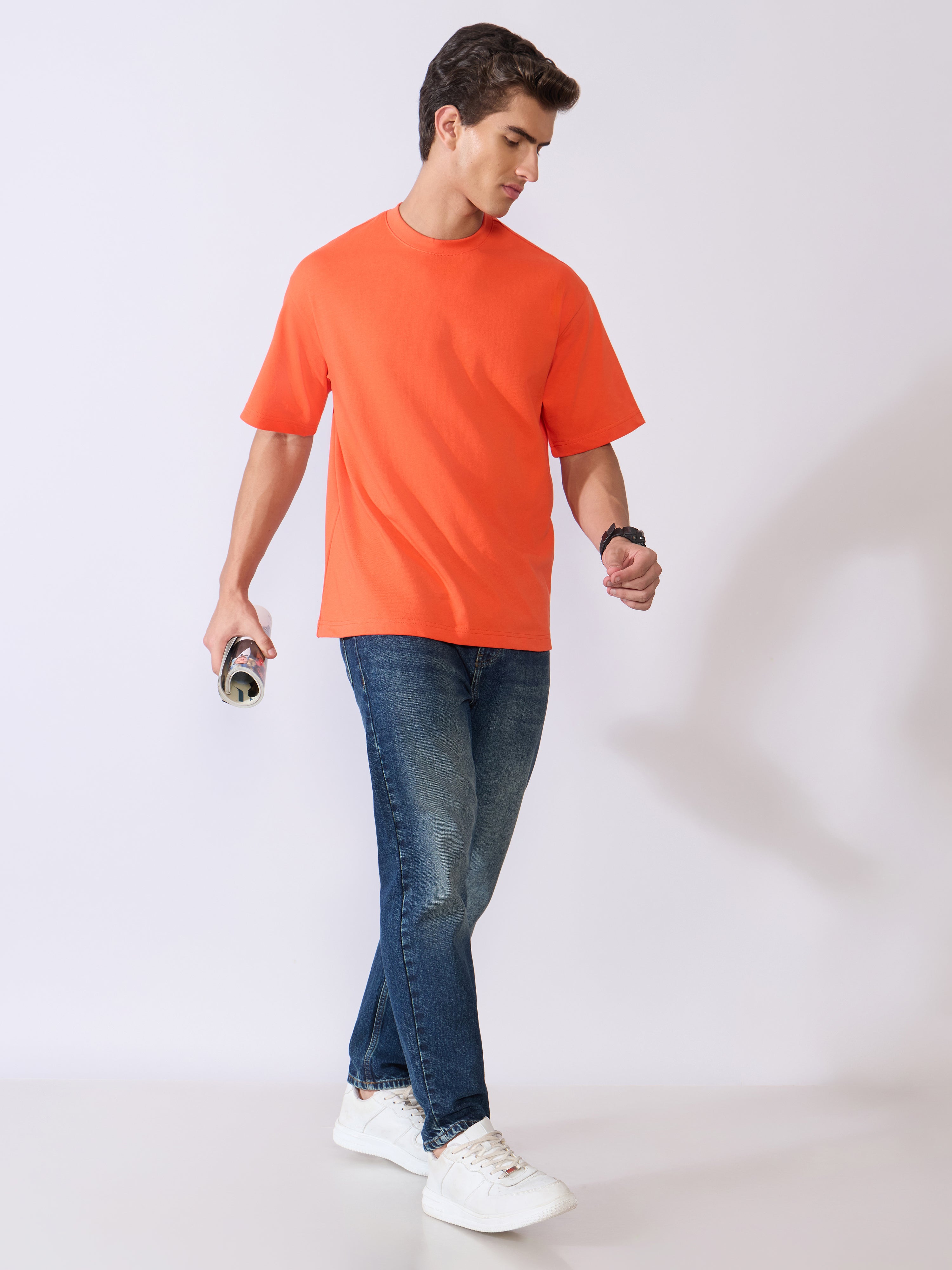 Vynora - Loose Fit T-Shirt - Mandaein Red
