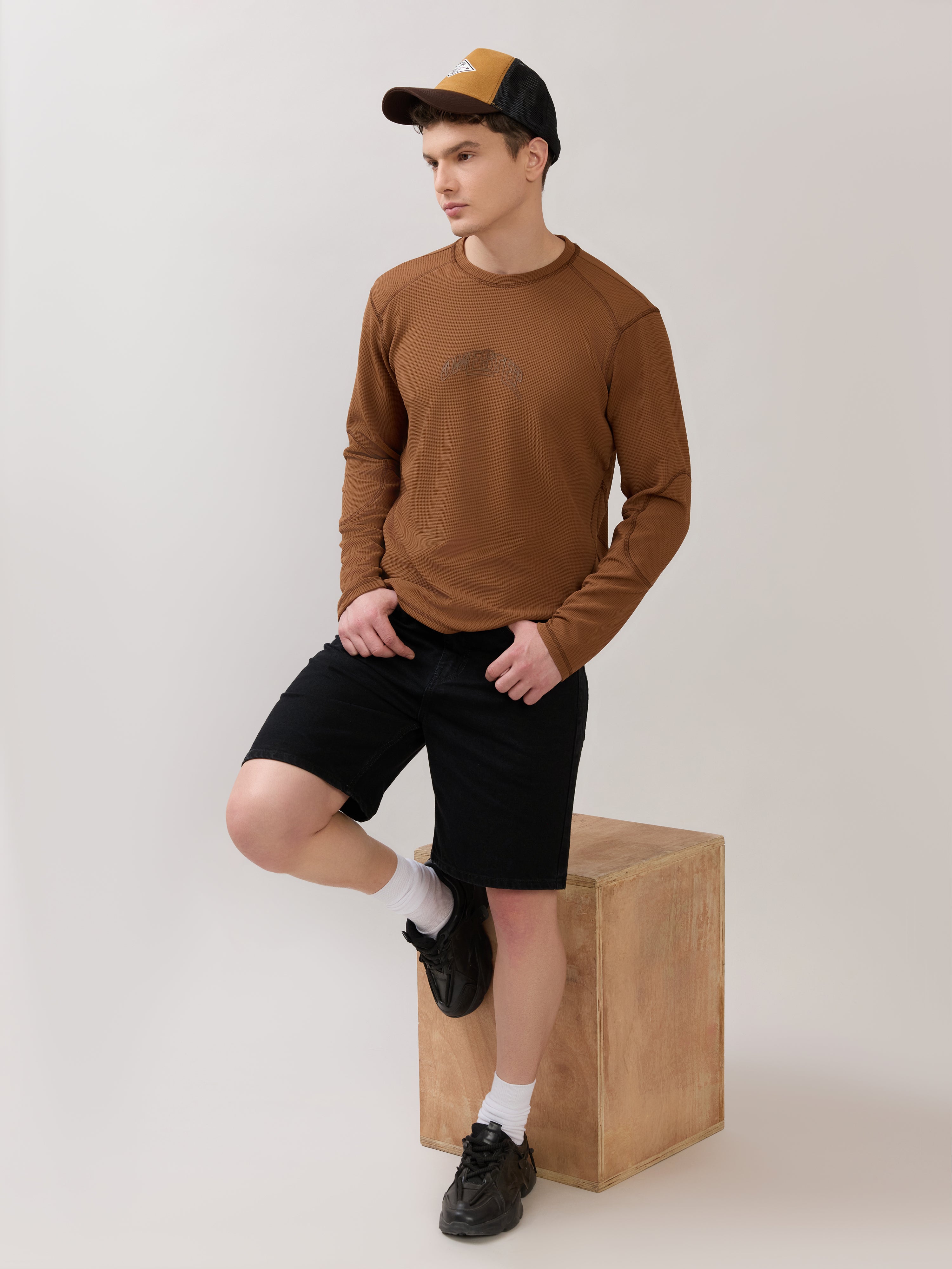 Kinoia - Onstep Printed Contrast-Stitch Relaxed Sweatshirt - Brown