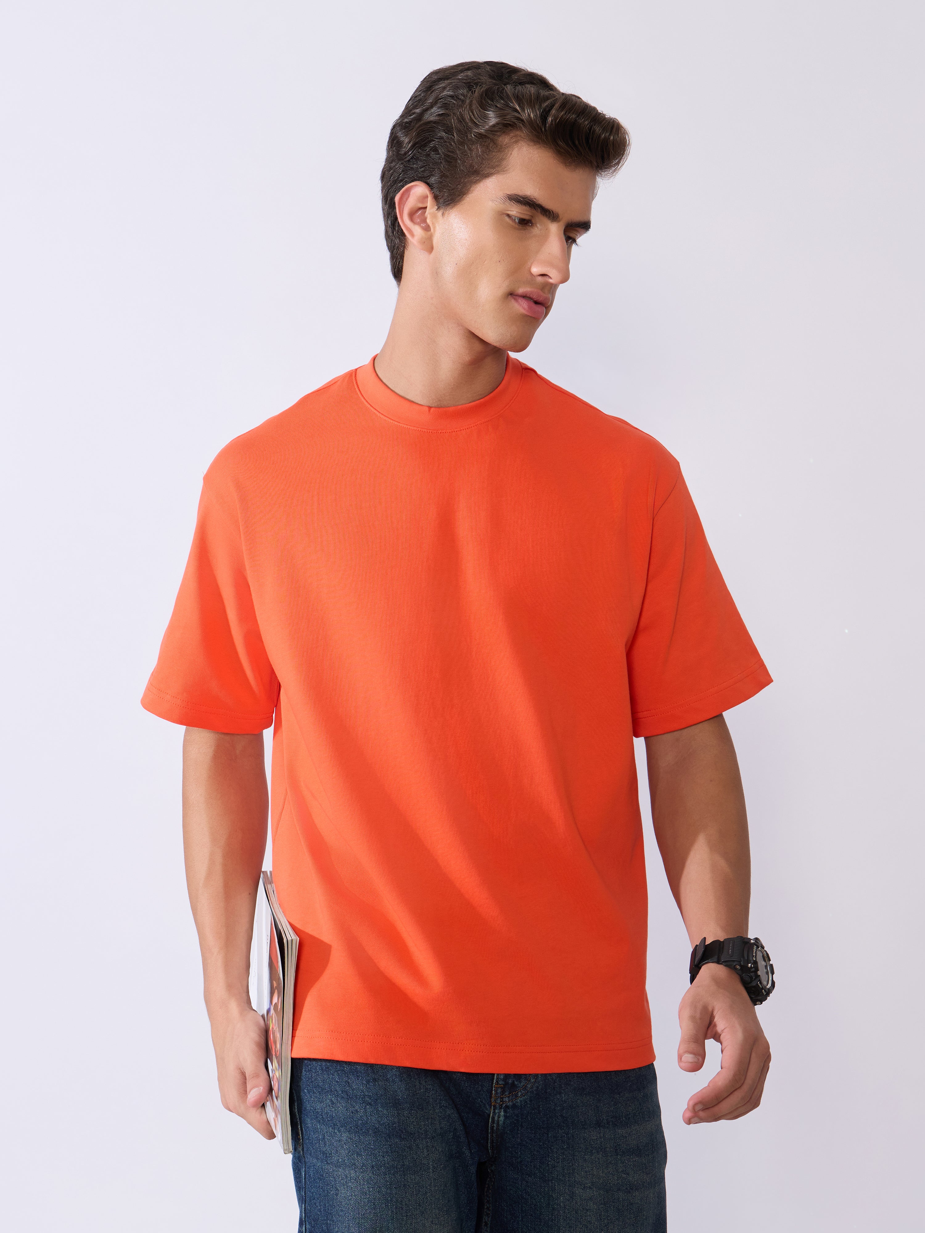 Vynora - Loose Fit T-Shirt - Mandaein Red