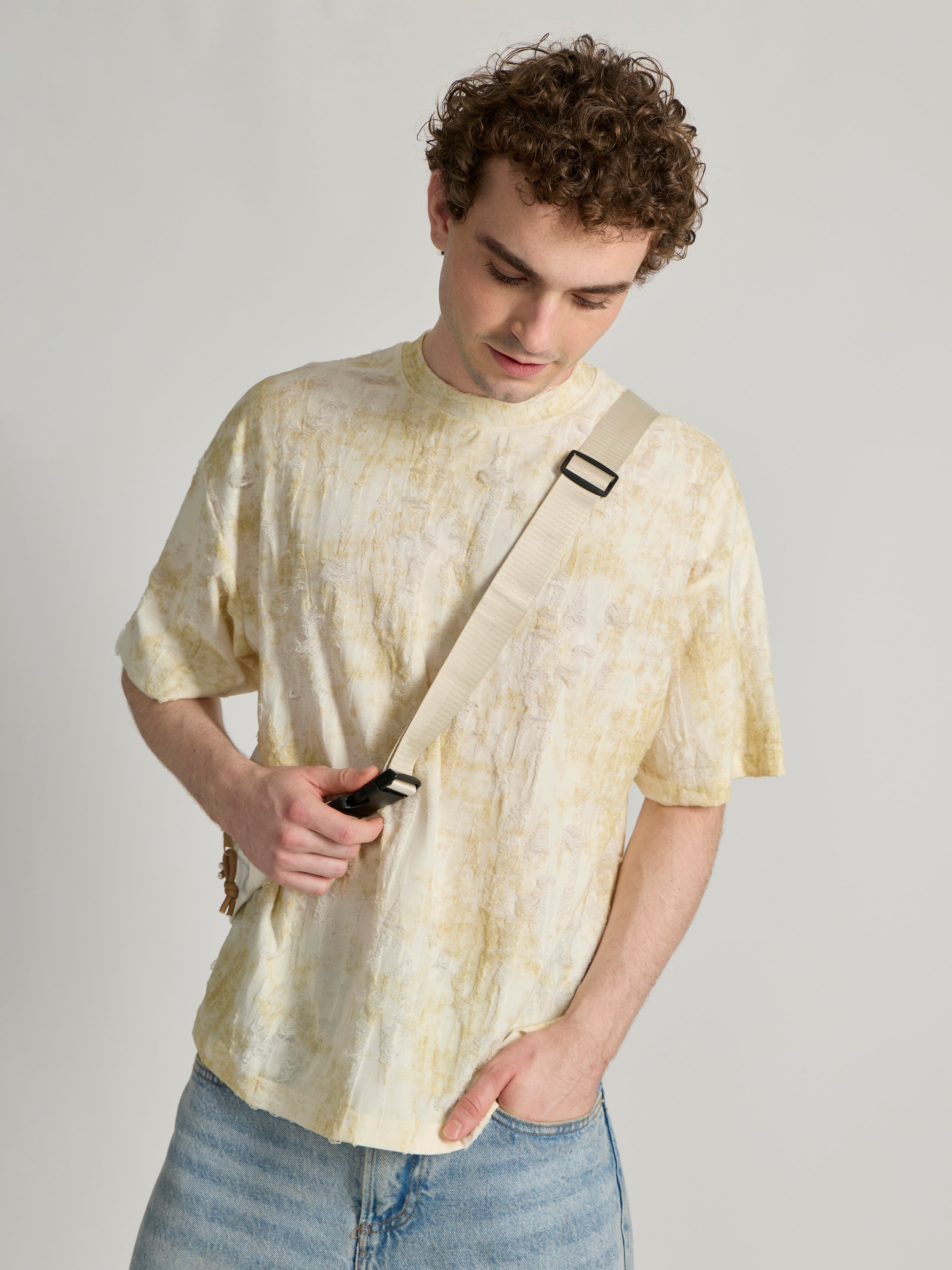 Galloway - Distressed Oversized T-Shirt - Yellow